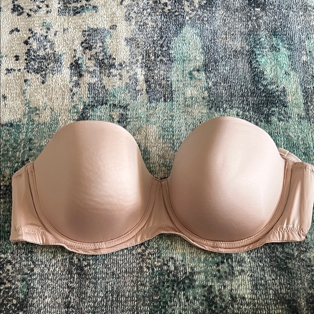 Calvin Klein Nude Strapless Convertible T-Shirt Bra